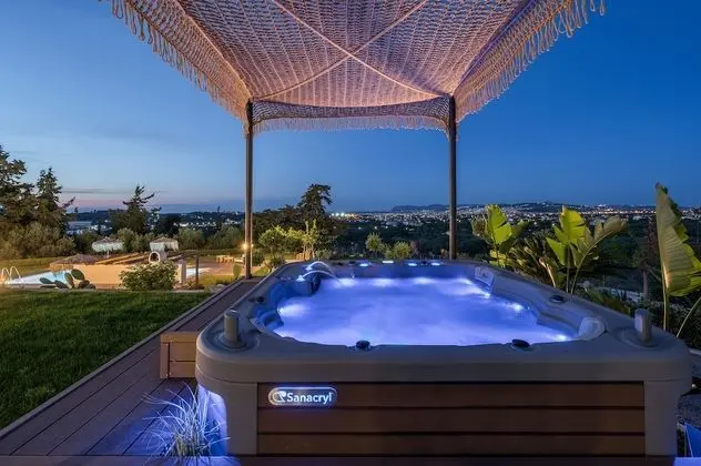Özel spa küveti