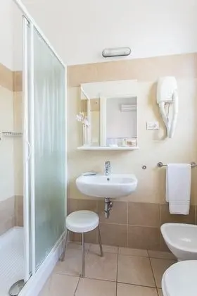 Comfort Tek Büyük veya İki Ayrı Yataklı Oda
