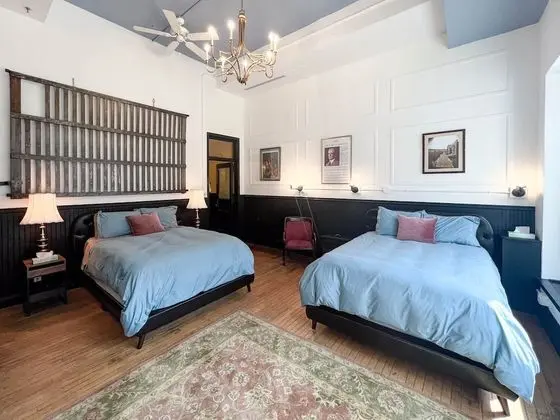 Guilford & Caroline Hartley - Room 5