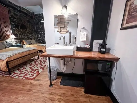 Swedetown 1 - SHARED PRIVATE BATHROOM