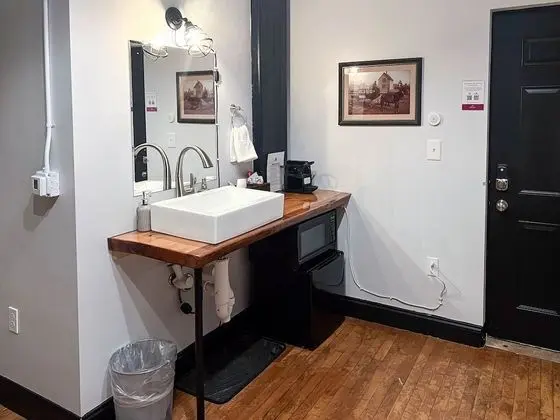 Swedetown 1 - SHARED PRIVATE BATHROOM