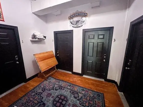 Swedetown 1 - SHARED PRIVATE BATHROOM