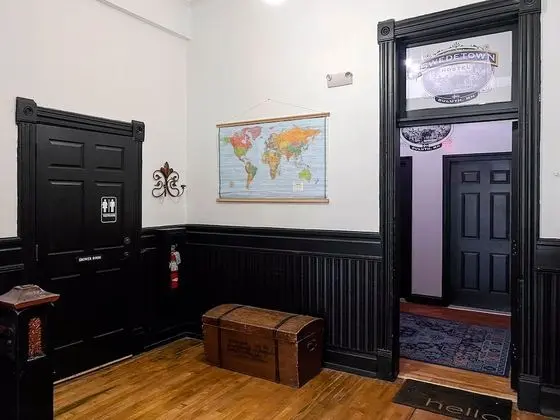 Swedetown 1 - SHARED PRIVATE BATHROOM