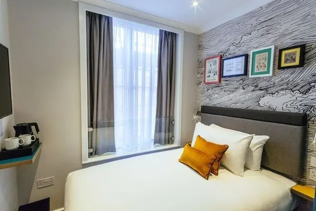 Büyük Yataklı Tek Kişilik Oda