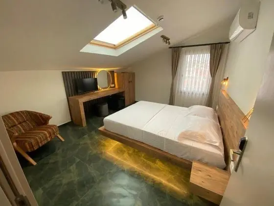 Deluxe Oda, Bahçe veya Sokak Manzaralı, Balkonlu