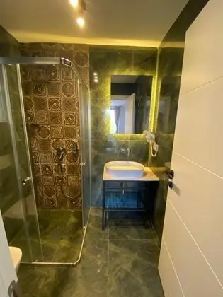 standart 3 kişilik oda banyo