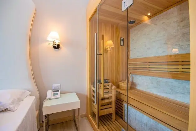 Oda, Sıcak Su Küveti (Sauna)