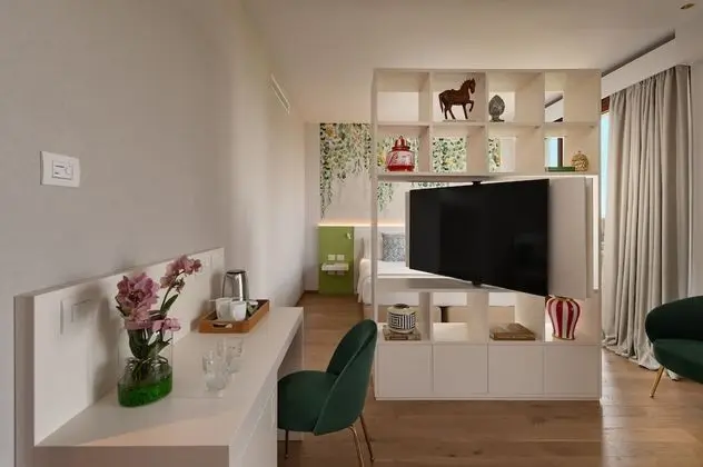Junior Süit, Balkon, Göl Manzaralı