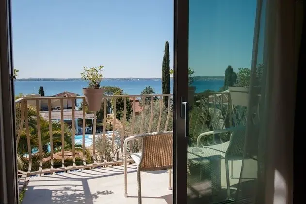 Superior Tek Büyük Yataklı Oda, Balkon, Göl Manzaralı