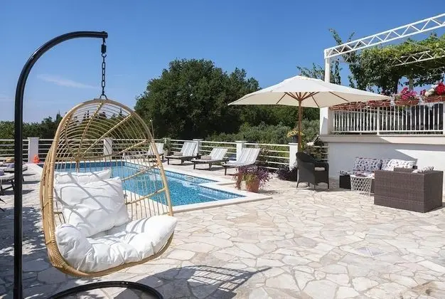 Villa, Sigara İçilebilir