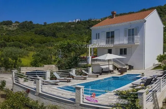 Villa, Sigara İçilebilir