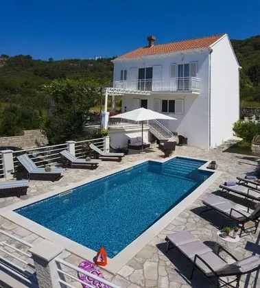 Villa, Sigara İçilebilir