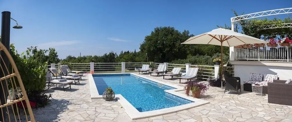 Villa, Sigara İçilebilir