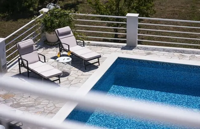 Villa, Sigara İçilebilir