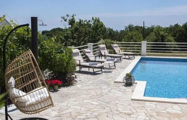 Villa, Sigara İçilebilir