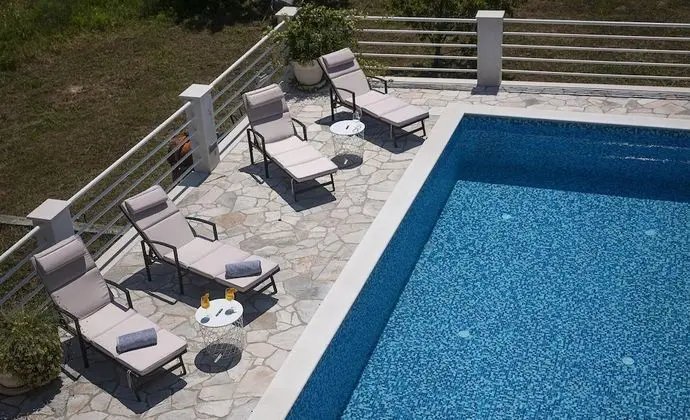 Villa, Sigara İçilebilir