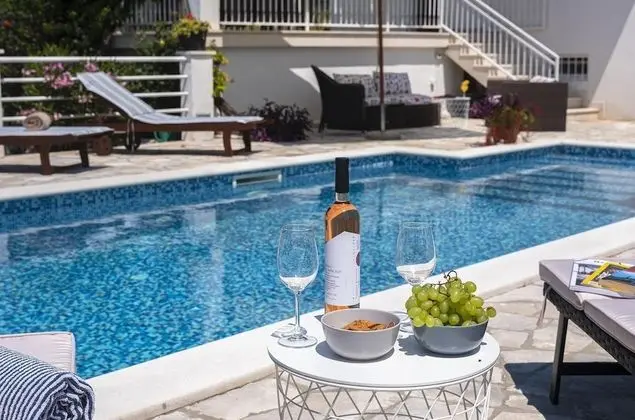 Villa, Sigara İçilebilir