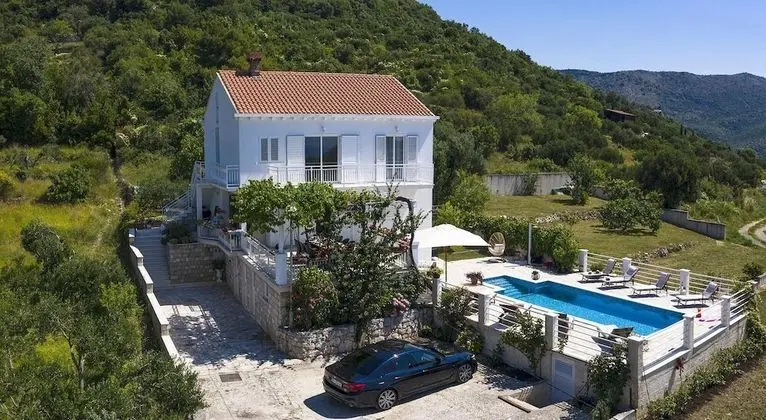 Villa, Sigara İçilebilir