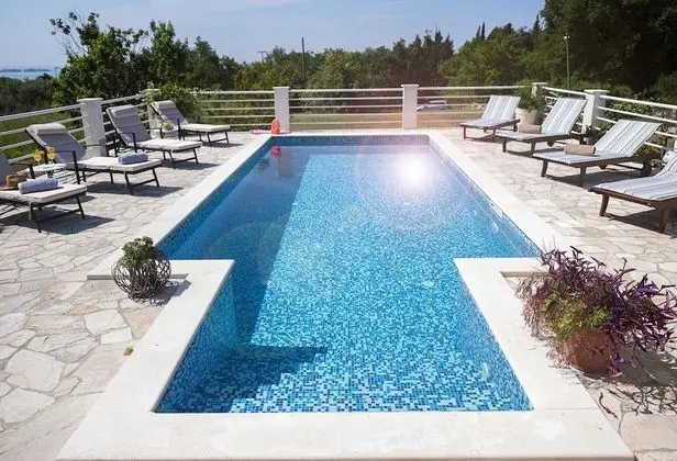 Villa, Sigara İçilebilir