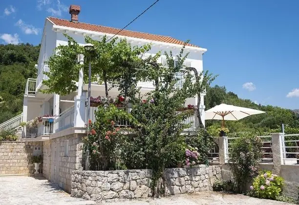 Villa, Sigara İçilebilir