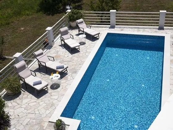 Villa, Sigara İçilebilir