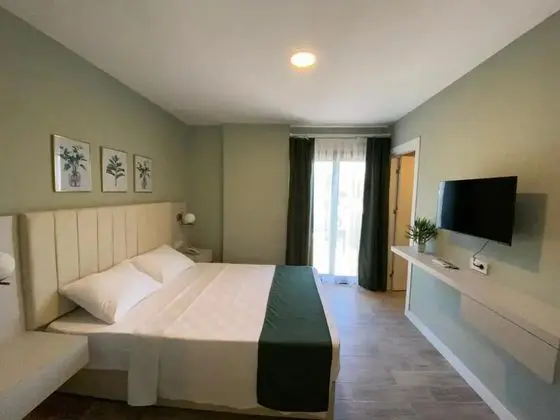Balkonlu Standart çift kişilik oda