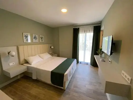 Balkonlu Standart çift kişilik oda