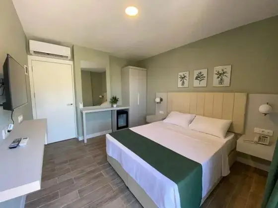 Balkonlu Standart çift kişilik oda