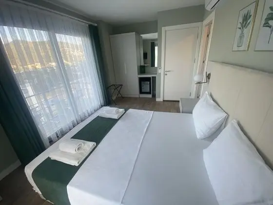 Olivia Suite, Sea View