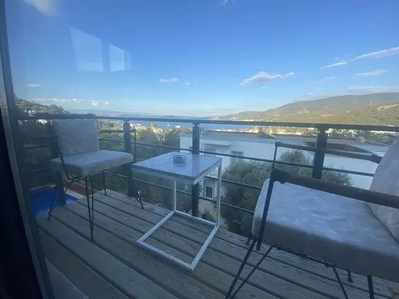 Olivia Suite, Sea View
