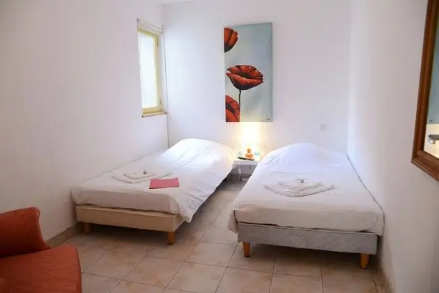 Classic İki Ayrı Yataklı Oda, 2 Tek Kişilik Yatak, Ortak Banyo (3)