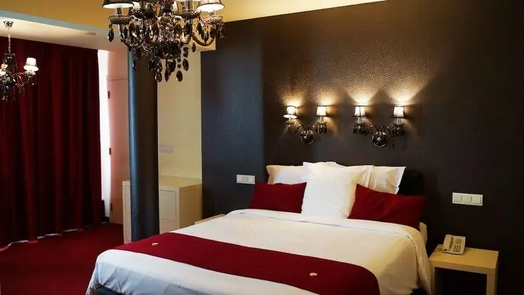 Standard Tek Büyük Yataklı Oda