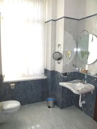 Basic Tek Büyük Yataklı Oda