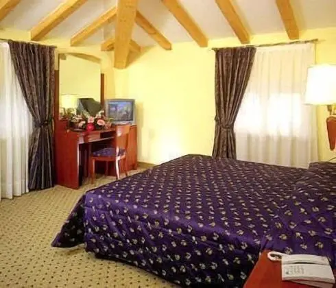 Comfort Tek Büyük Yataklı Oda