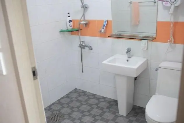 Tek Büyük Yataklı Oda, Ek Bina