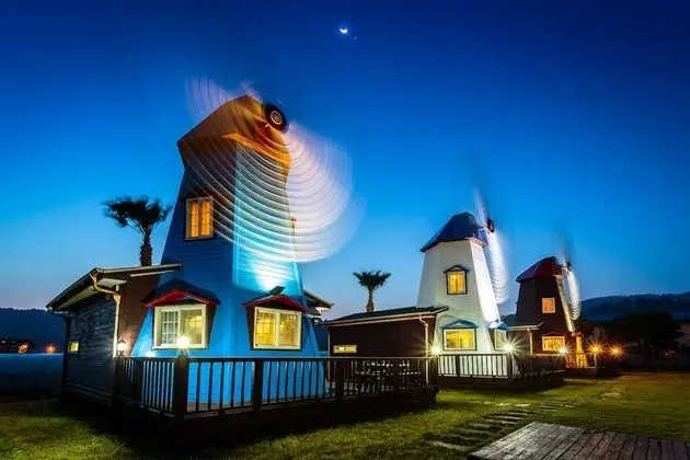Villa (Windmills)