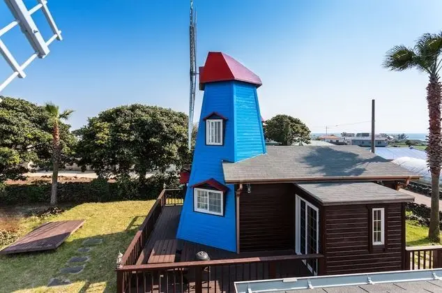 Villa (Windmills)