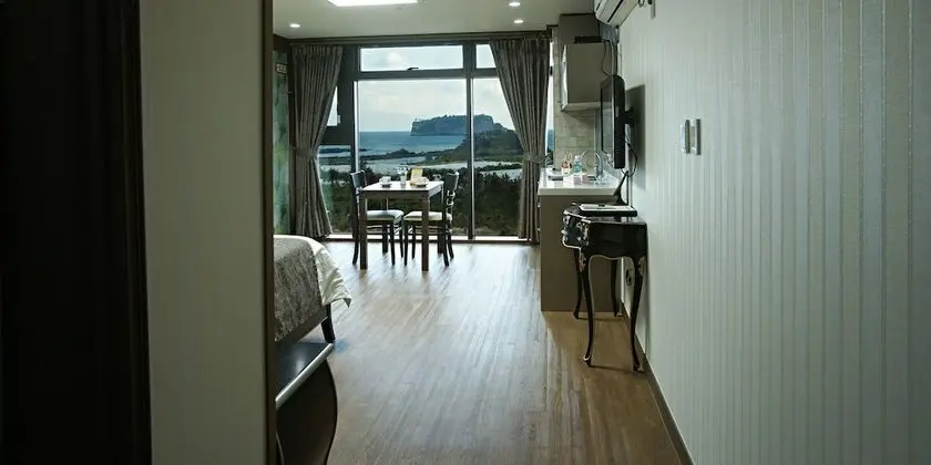 Tek Büyük Yataklı Oda, Mikrodalga, Okyanus Manzaralı