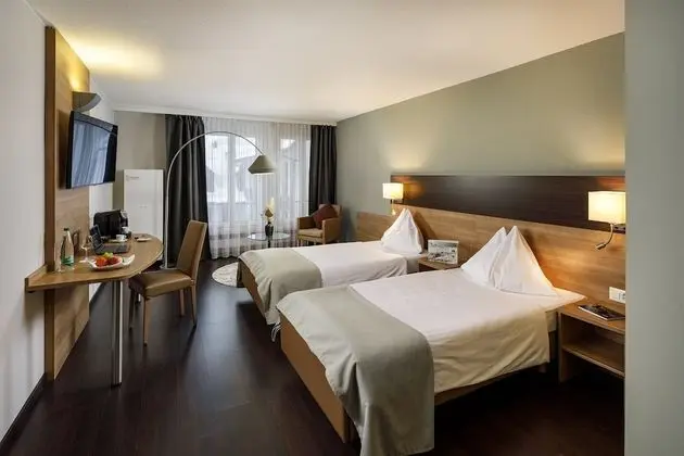 Quiet double room, courtyard side, with air conditioner