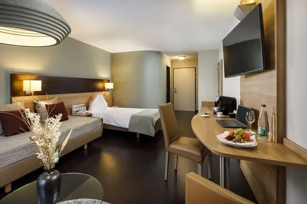Quiet double room, courtyard side, with air conditioner