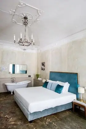 Royal Tek Büyük Yataklı Oda