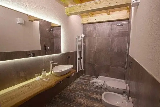 Family Oda, Özel Banyo (External)