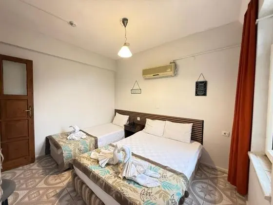 Standart Oda, Havuz ve Bahçe Manzaralı, 1. Kat