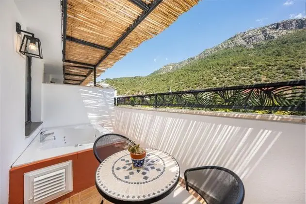 Bohem Suit Oda, Dağ Manzaralı