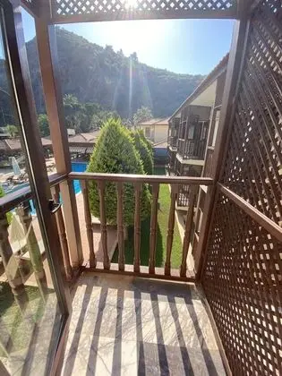 Standard Tek Büyük veya İki Ayrı Yataklı Oda