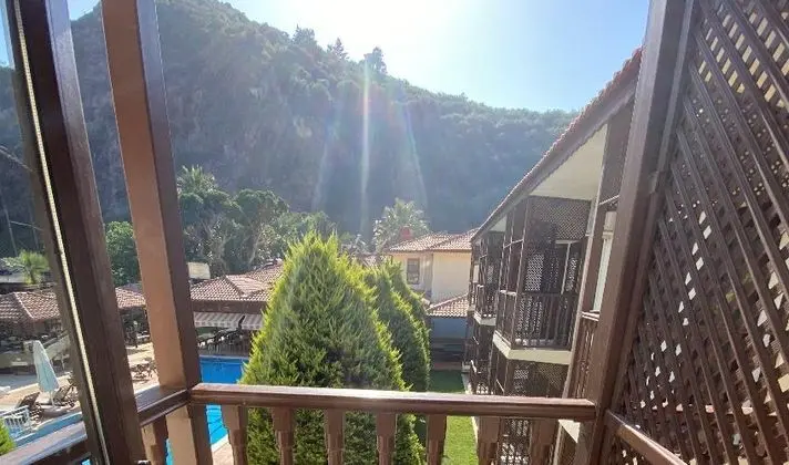 Üç Kişilik Oda