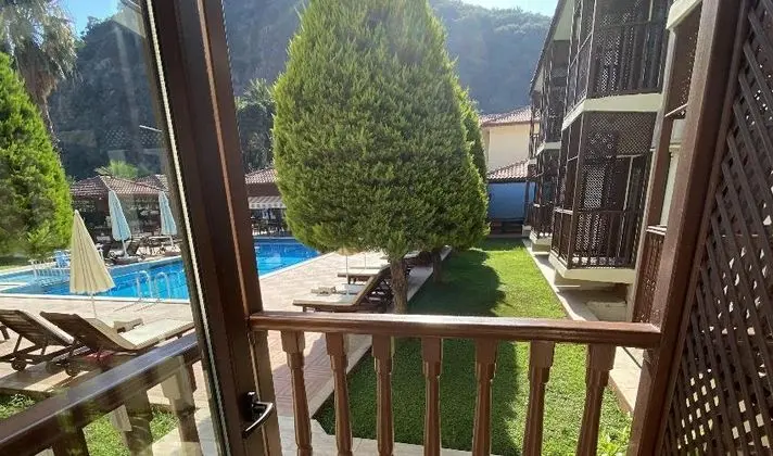 Üç Kişilik Oda