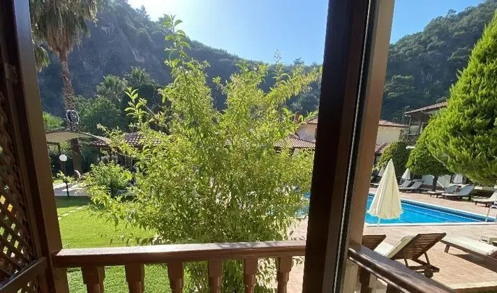 Üç Kişilik Oda
