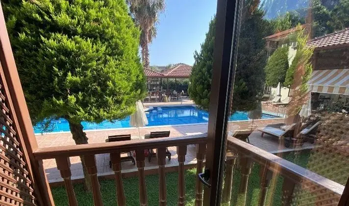 Üç Kişilik Oda