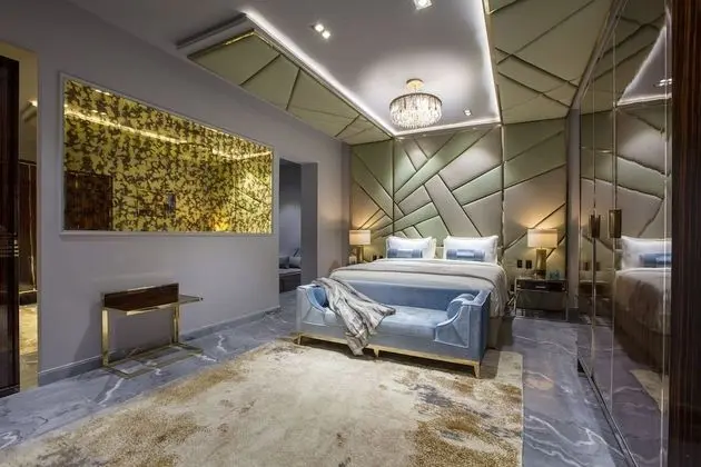 Portrait Suite Interior